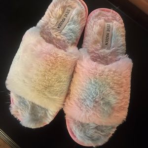 STEVE MADDEN -🌈MULTICOLOR /RAINBOW/ UNICORN WOMANS SOFT FUZZY SLIPPERS - SIZE 8